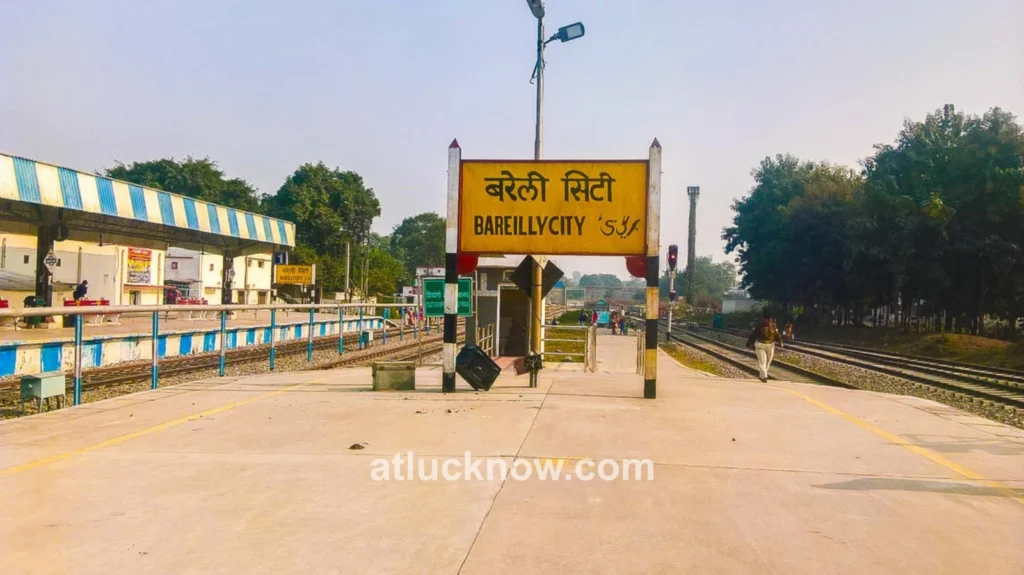 How to Go Lucknow from Bareilly by Bus